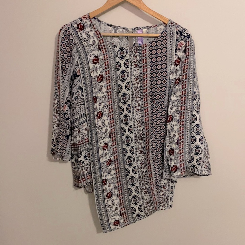 •high low angled shirt•